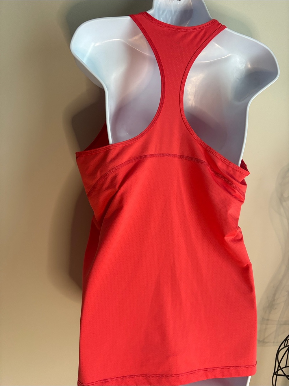 Nike Women's Bright Coral Athletic Tank with Black Swoosh Size Large - Picture 3 of 6